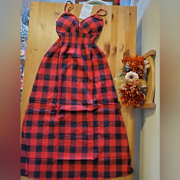 She's Cool - Buffalo Check Bra Cup Midi Dress - Red/ Black Buff - Picture 5 of 7